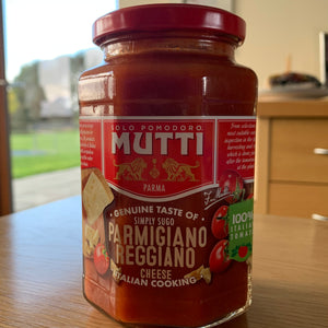 Mutti Tomato Pasta Sauce with Parmesan 400g